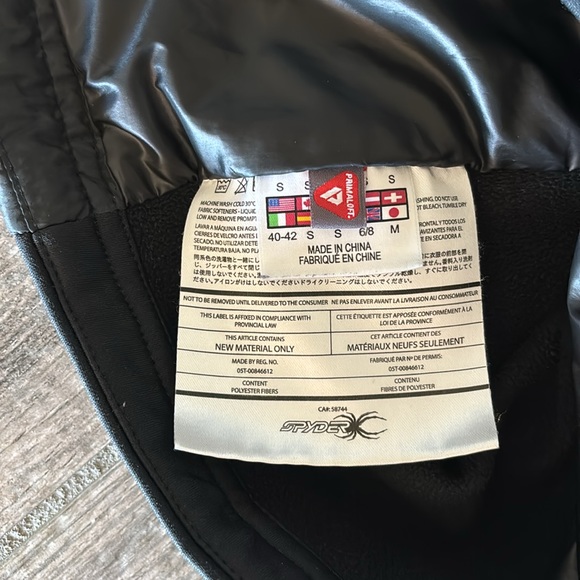 Spyder women’s size small, lightweight jacket, black with pink accent like new - Picture 8 of 8